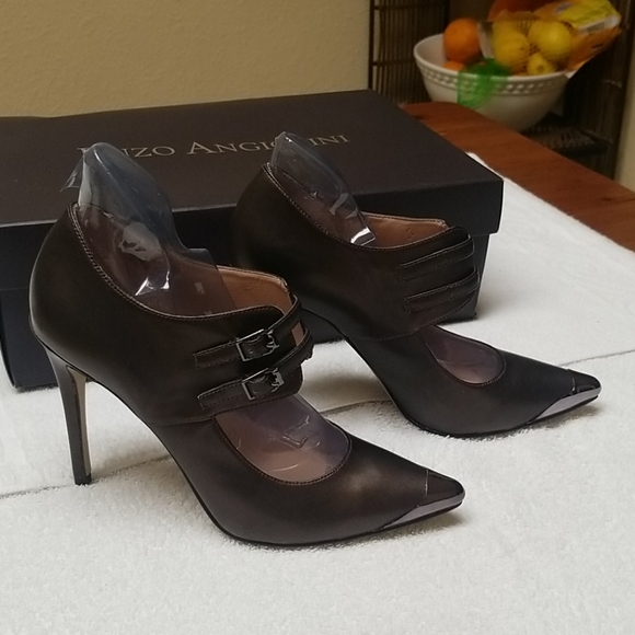 Heels - Picture 3 of 5